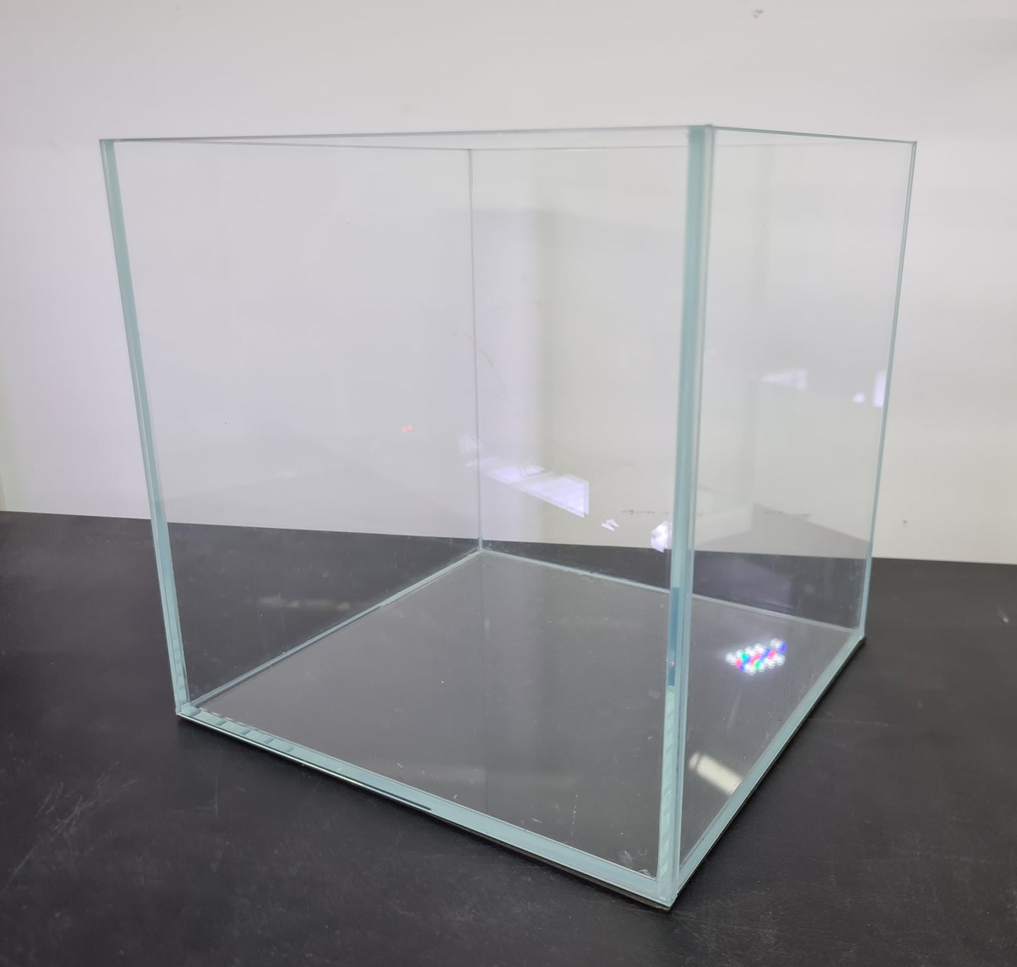 IB AQ - Glass Tank Series